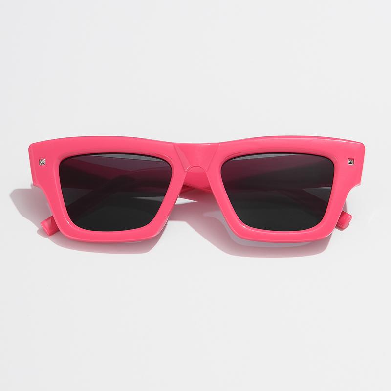 Luxury Designer Pink Square Sunglasses Women Small Full Frame Gradient Lens UV400 Vintage Eyewear