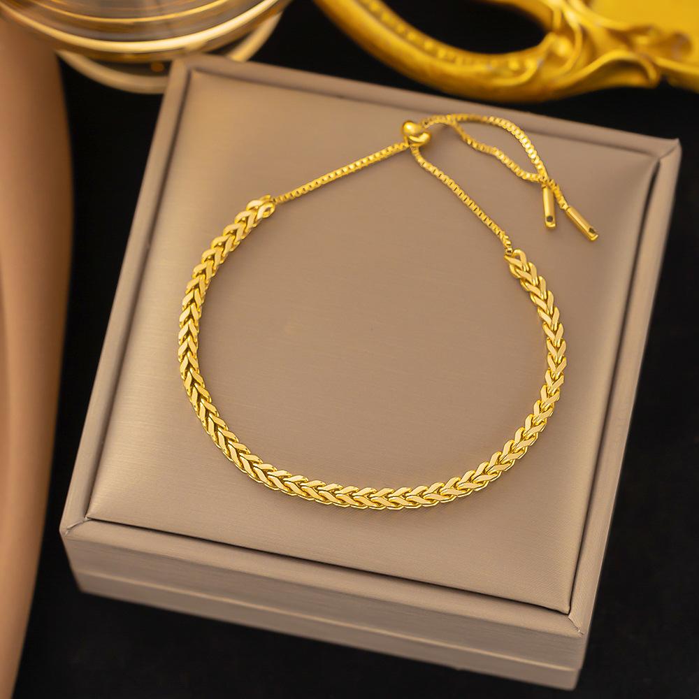 18K Gold Plated 316L Fashionable Titanium Steel Bracelets Waterproof Heart Roman Numerals Queen's Chain Link Bangles