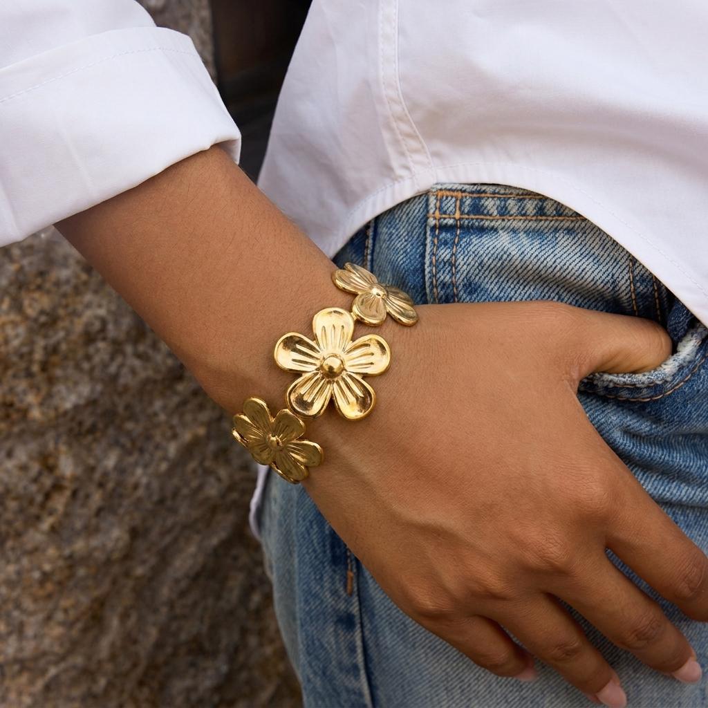 Design Sense Butterfly Print Wide Cuff Bangle for Women Stainless Steel Gold Plated Flower Geometric Bracelet Jewelry Party Gift