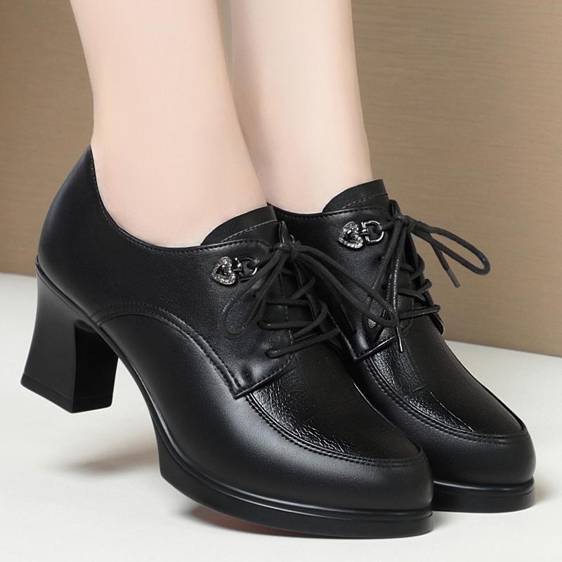 2024 Damskie Skórzane Sznurowane Buty na Wysokim Obcasie - Eleganckie, Głęboki Dekolt, na Wiosnę i Jesień, Idealne dla Kobiet w Średnim Wieku