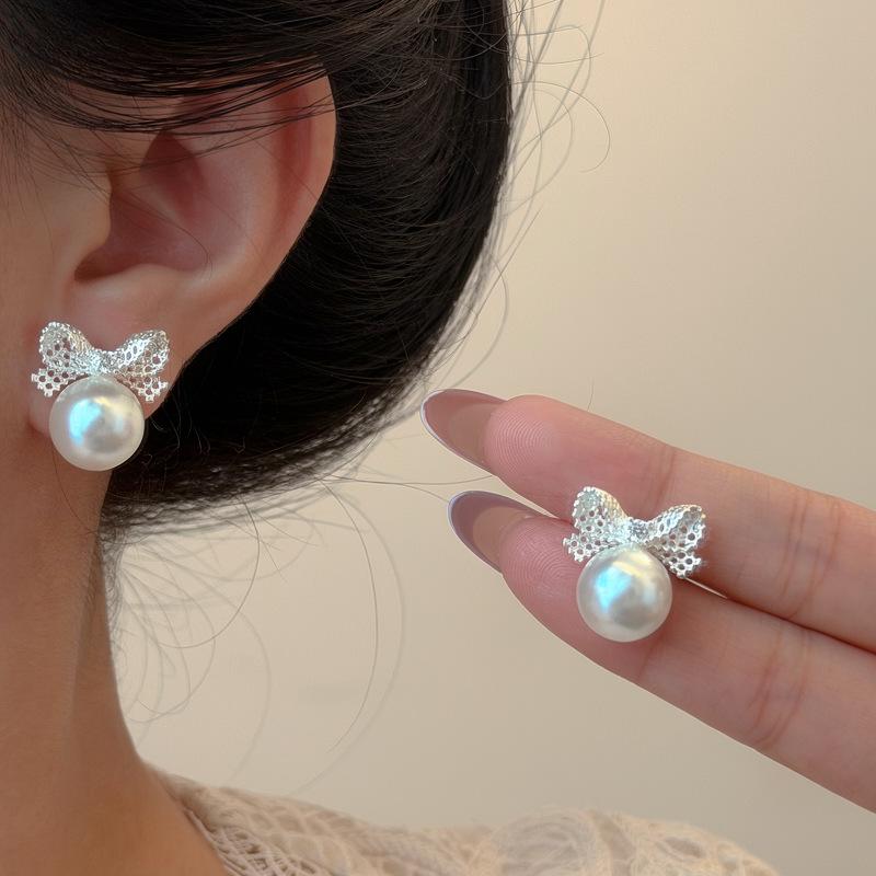 French Lace Edge Bow Pearl Earrings: Elegant High-End Versatile Jewelry for Women