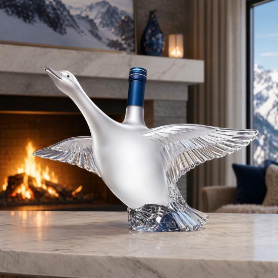 Goose Bird Shape Whiskey Decanter, 3D Glass Animal Liquor Bottle for Bar Display, 350ml Art Wine Dispenser for Home