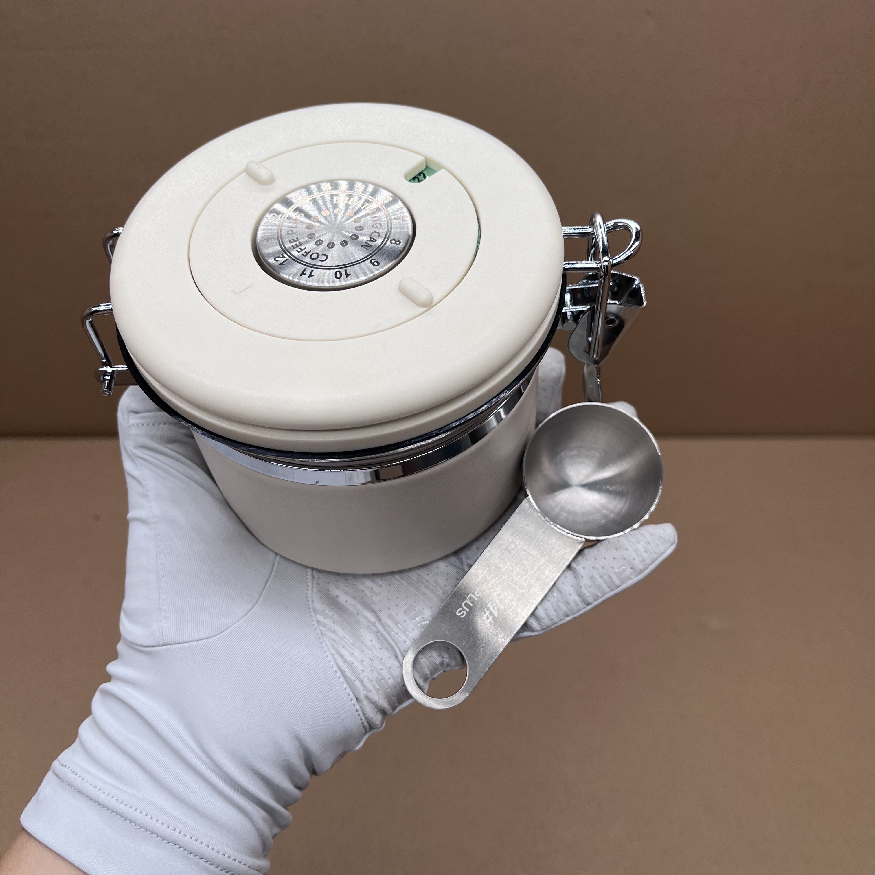 

Portable round 304 Steel Sealed Canister Jar with Spoon for Coffee Beans Tea And Milk Powder Box With Time Mark