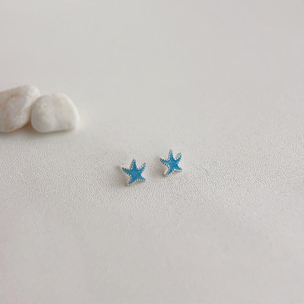 Female Minimalist Mini Version Starfish Earrings 1 pair