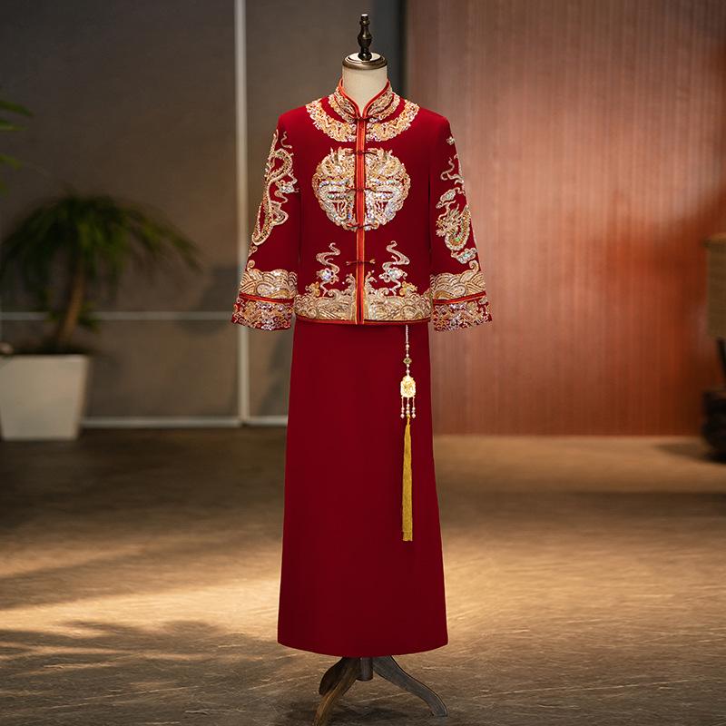 Men's Red Xiuhe Wedding Attire - Retro Chinese Tang Suit Hanfu with Dragon & Phoenix Qipao for Groom. Perfect for Guest Reception & Toasting.