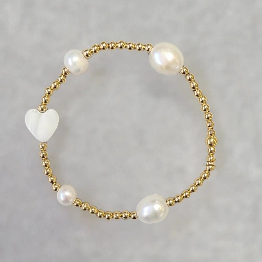 Vlen Mother of Pearl Heart Bracelet for Women 18K Gold Plated Adjustable Pearl Beads Jewelry Elegant Summer Gift for Her