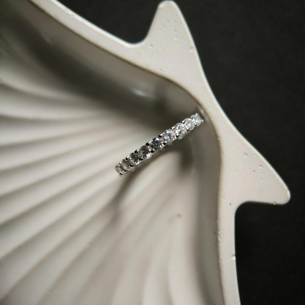 Серебряное кольцо с фианитами, вес изделия 2,24 гр (2181248)