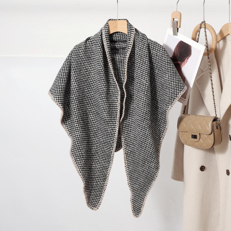 Women's scarf autumn and winter Korean version of versatile high-end triangular shawl fashionable and elegant small plaid dress shawl