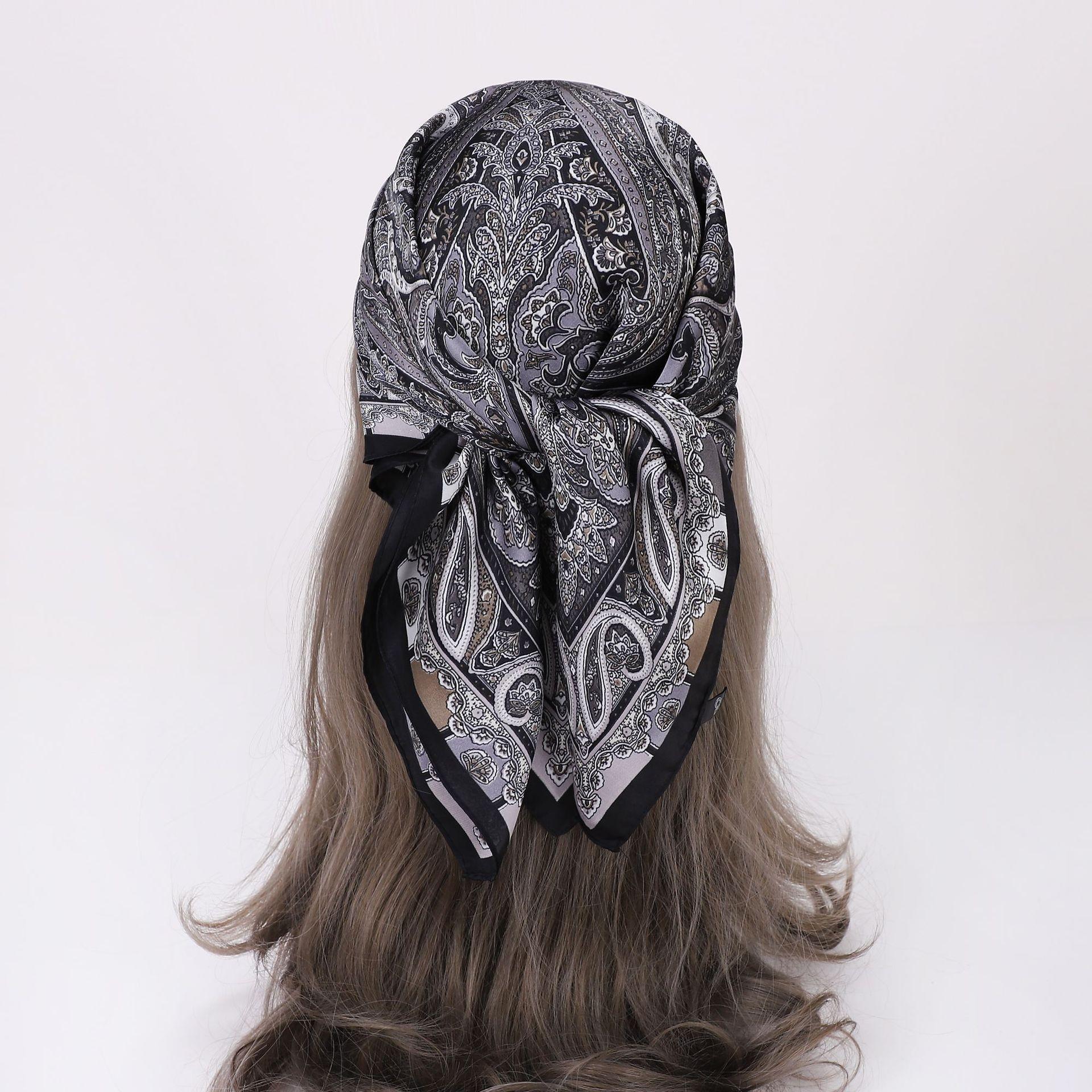 

Платок квадратный из шелка с узором пейсли: Унисекс шейный аксессуар для лета 70x70