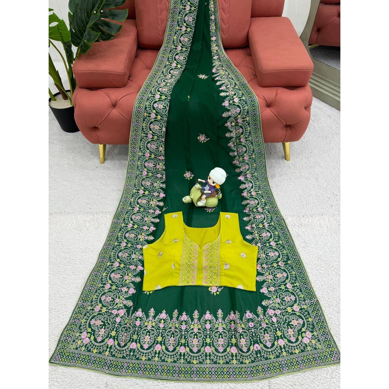 

Прекрасное дизайнерское сари из искусственного жоржета Febric с ажурной отделкой и блузка также из искусственного жоржета Febric с ажурной отделкой.