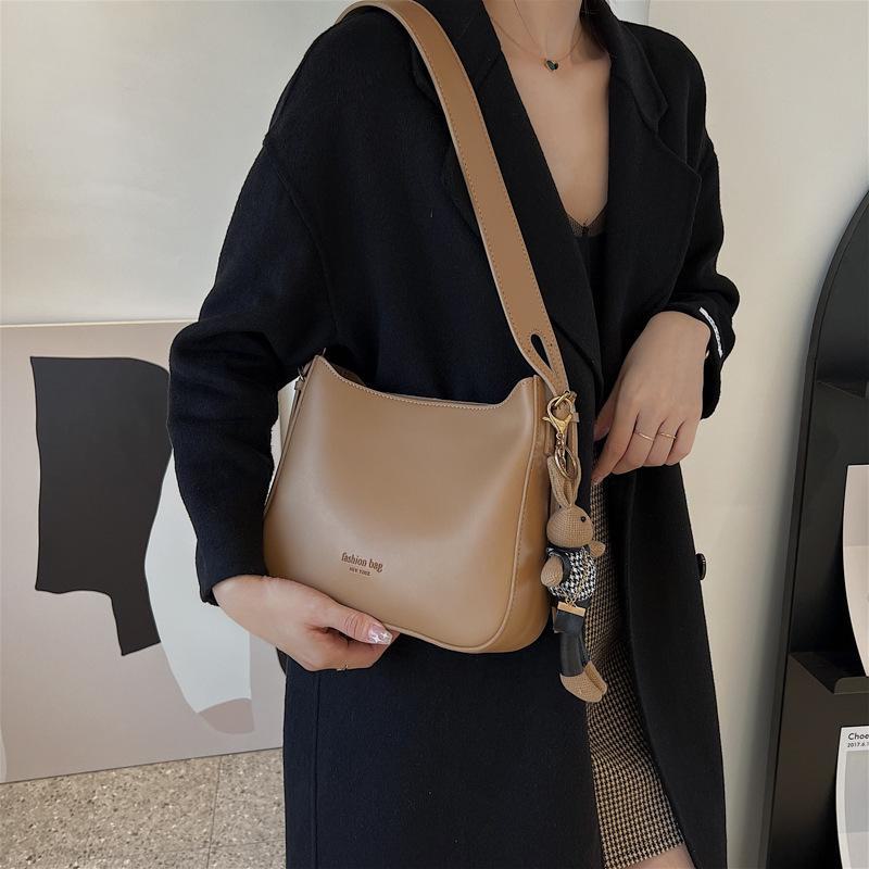 2024 Women's Fashion High-End Underarm Shoulder Bags - Versatile and Trendy Cross-Body Bags