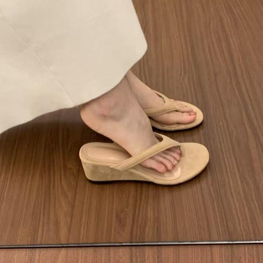 Women's Platform Flip Flops - Wedge Heel Beach Sandals Slip-On, PU Cushioned Sole Casual Elegant Solid Color