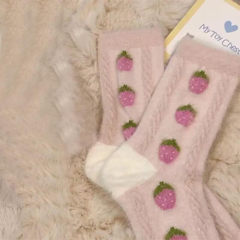 2 páry kawaii dívčích jahodových norkových vlněných ponožek na kotník, nové zimní plyšové ponožky, zůstaňte doma