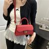 Retro Senior Casual Neues Schloss Herbst und Winter Pendeln Einfarbig Schlichte Schulter Crossbody Tragbar Kleine Quadratische Tasche