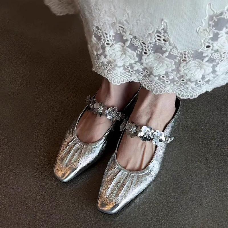 

Новый стиль женской обуви Полушлепанцы Сандалии и шлепанцы на толстом каблуке 40 серебряный