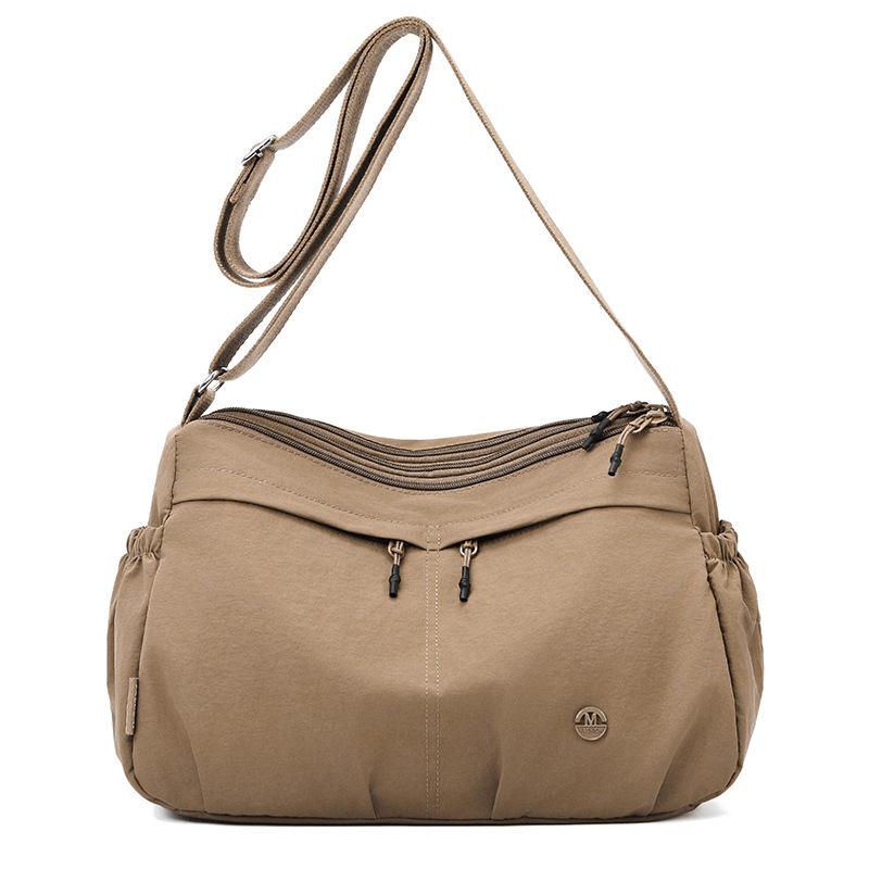 Ta modna i wszechstronna torba na ramię crossbody to prosta, casualowa, niszowa i wysokiej klasy torebka dla kobiet.