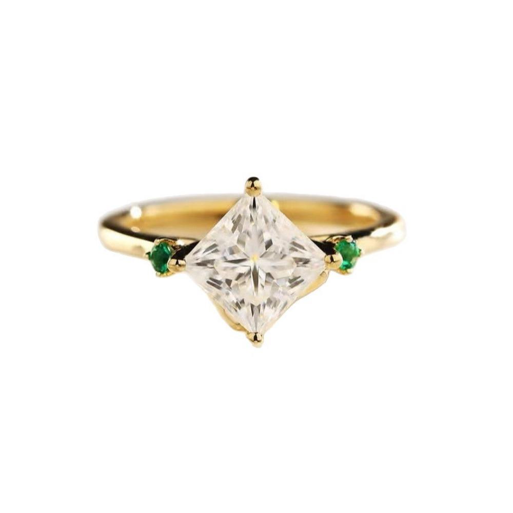 Luxuriöser neuer vergoldeter Ring mit quadratischem Zirkonia-Inlay, einfacher und kleiner Schmuck für Damen