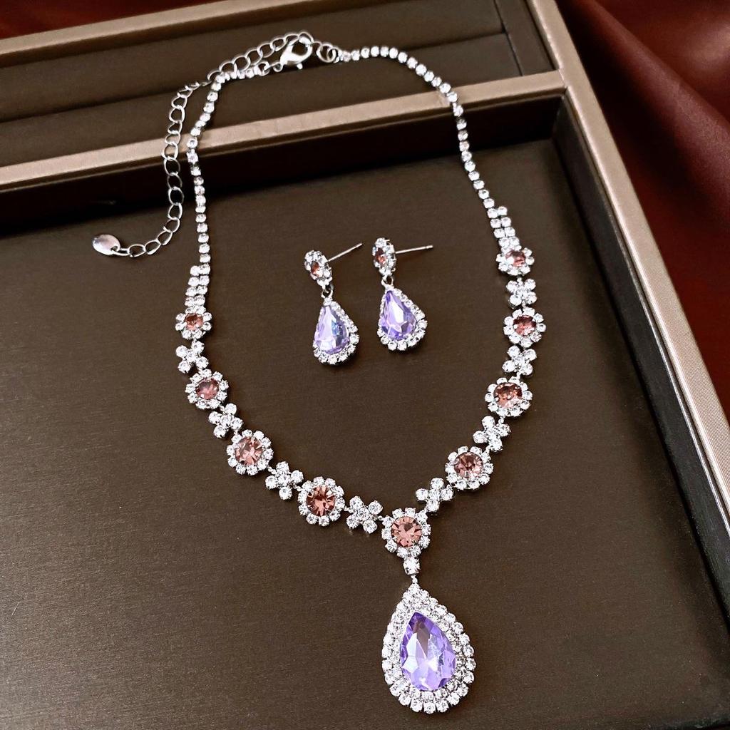 Silver Needle Cubic Zirconia Teardrop Pendant Necklace & Earrings Set - French Court Style, Light Luxury Jewelry for Versatile Elegance