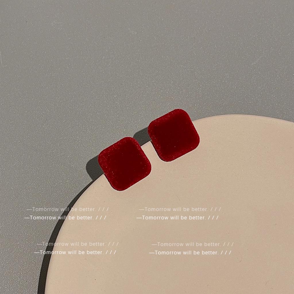 

Красные бархатные серьги-кольца, Женские шикарные ретро новогодние и рождественские модные пусеты