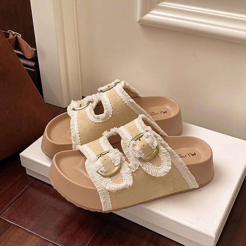 French Beautiful Thick-soled Slippers Women's Summer Outer Wear Advanced Sense 2025 Super Fire New Models with Skirts Go Out Flat-bottomed Sandals