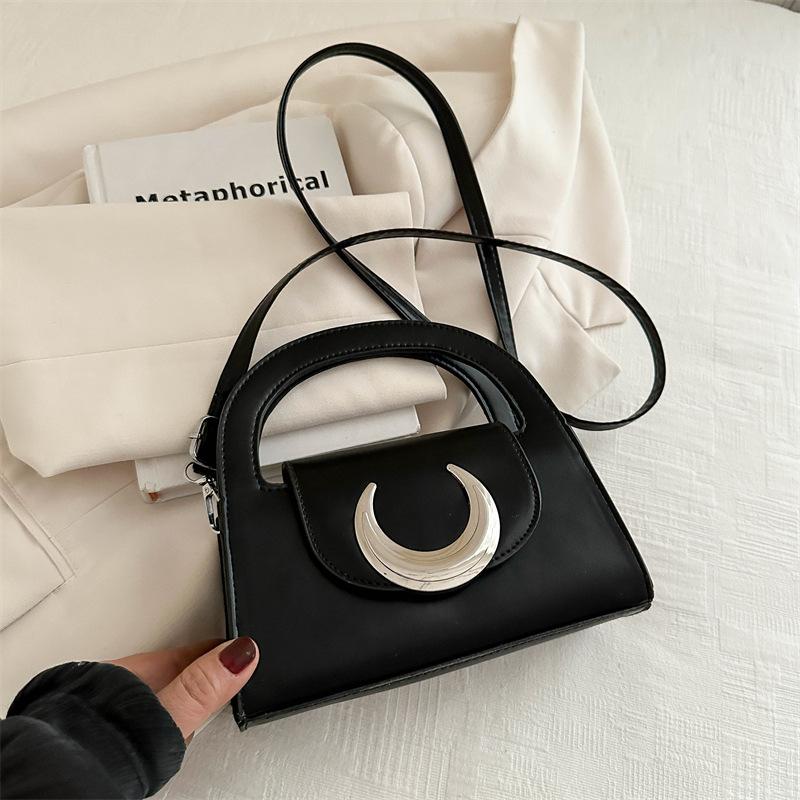 

Маленькая свежая сумка для женщин на лето, новая повседневная однотонная сумка через плечо для женщин, красивая ручная маленькая квадратная сумка