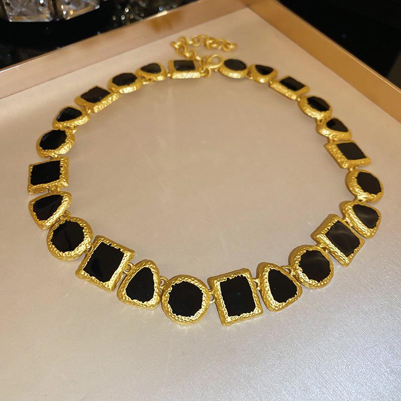 Vintage Retro Leichte Luxus Halskette für Damen - Europäisch und Amerikanisch Inspiriertes Statement-Stück