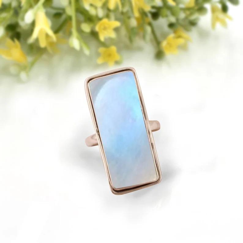 Anel de pedra preciosa grande retangular Moonstone, anel feito à mão, anel de designer, anel de declaração, anel de festa, presente para ela