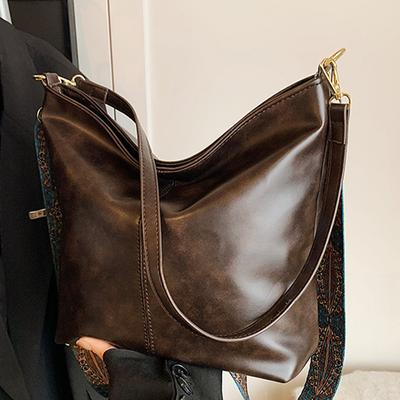 Large Capacity Bag Women's 2025 Autumn New Retro Foreign Style Shoulder Messenger Bag Fashionable Texture Commuter Tote Bag