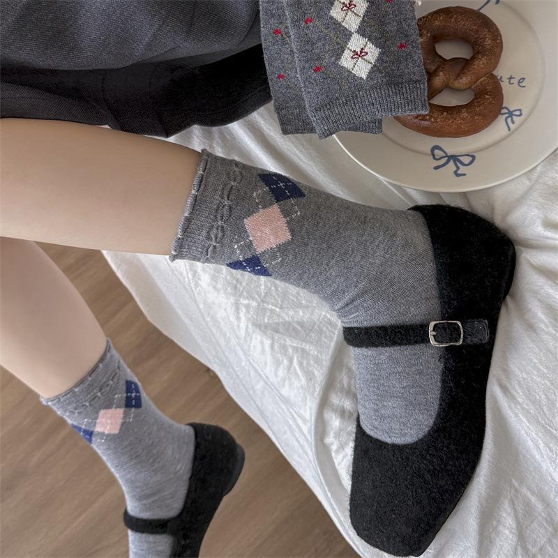 Woolen Socks for Women, Retro Diamond-shaped Mid-calf Socks, Warm and Thick for Autumn and Winter, Grey Pile Socks for Winter