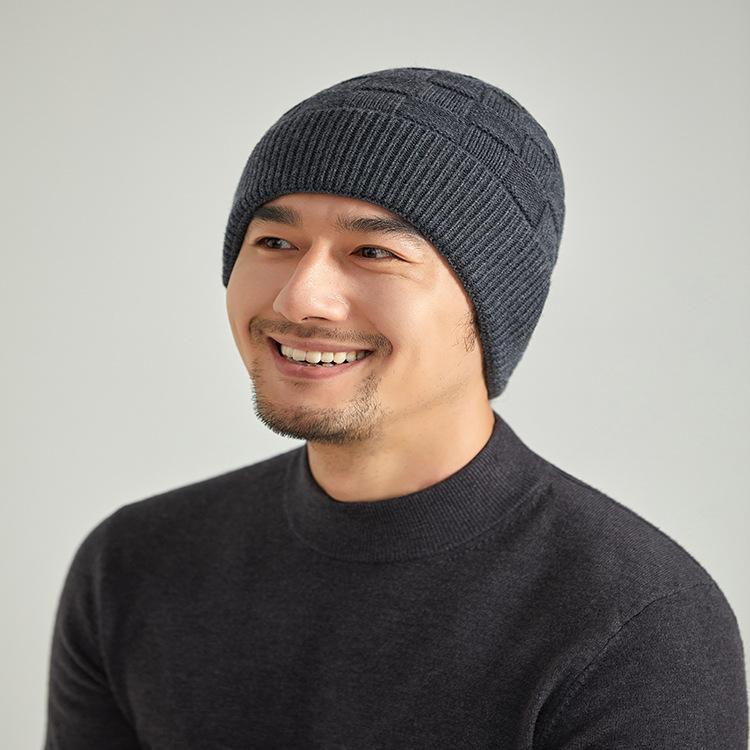 Autumn and winter new wool hat wool hat winter warm and cold ear protection knitted hat spot ski hat