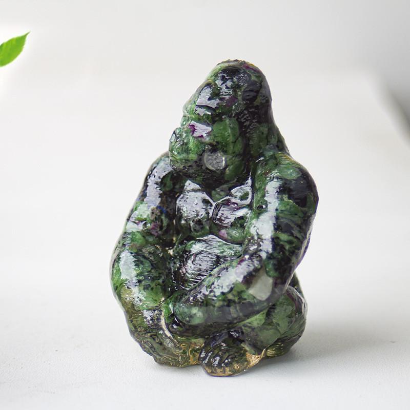 Statue de Gorille en Résine avec Pierres de Cristal Naturelles Pour Décoration de Bureau Cadeau Pour Amis