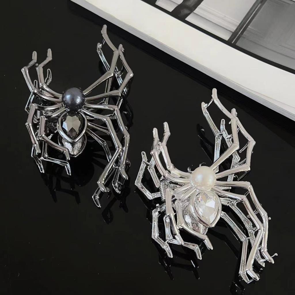 1pc Gothic Hair Claw Metal Design Pearl Crystal Accents Perfect Punk Styles Halloween Looks Unique Statement Hair Accessories