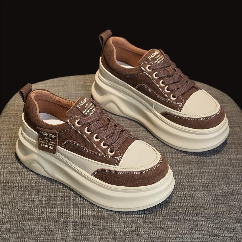 Board shoes women's 2026autumn and winter new sports and leisure thick soled sponge cake board shoes popular single shoe