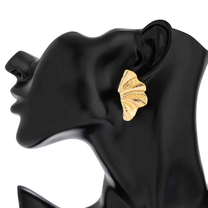 Vintage Irregular Half Flower Stud Earrings for Women Elegant Geometric Metal Petals Piercing Earring Party Jewelry Gifts