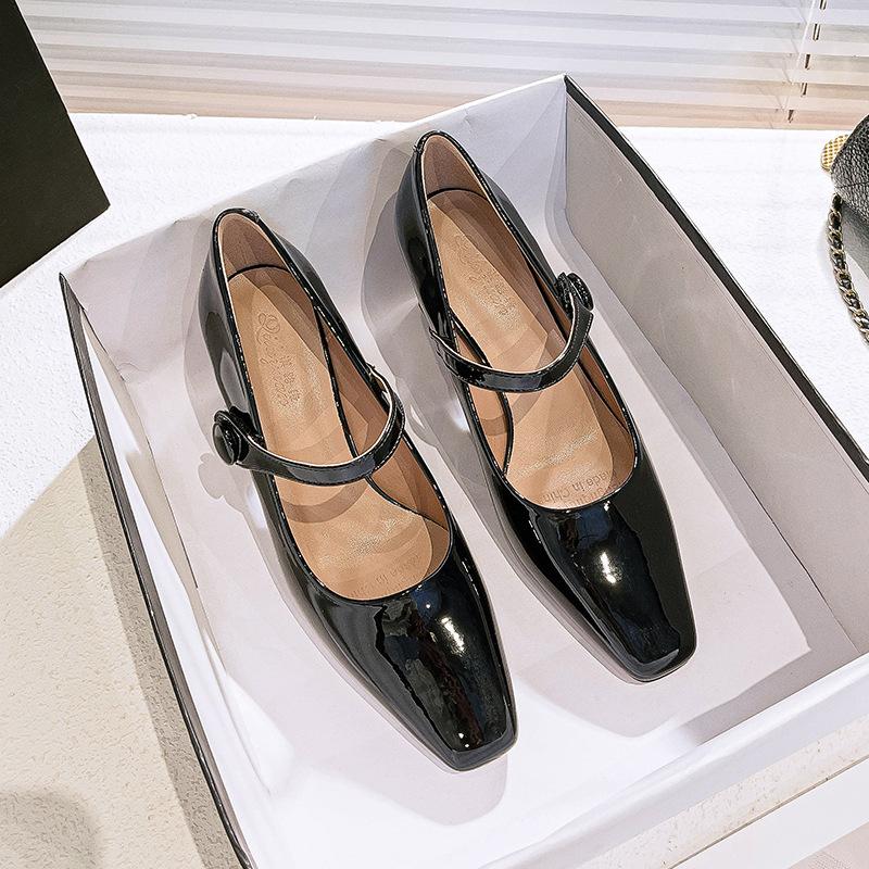 

French Mary Jane women s shoes magic buckle word with red high heels thick heel temperament professional work shoes women black 40 чорний