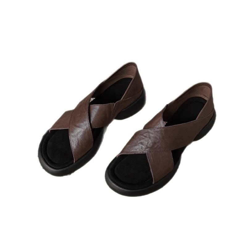 Roman leather sandals women's 2025 new summer this year's popular casual sandals large size women's soft-soled flats