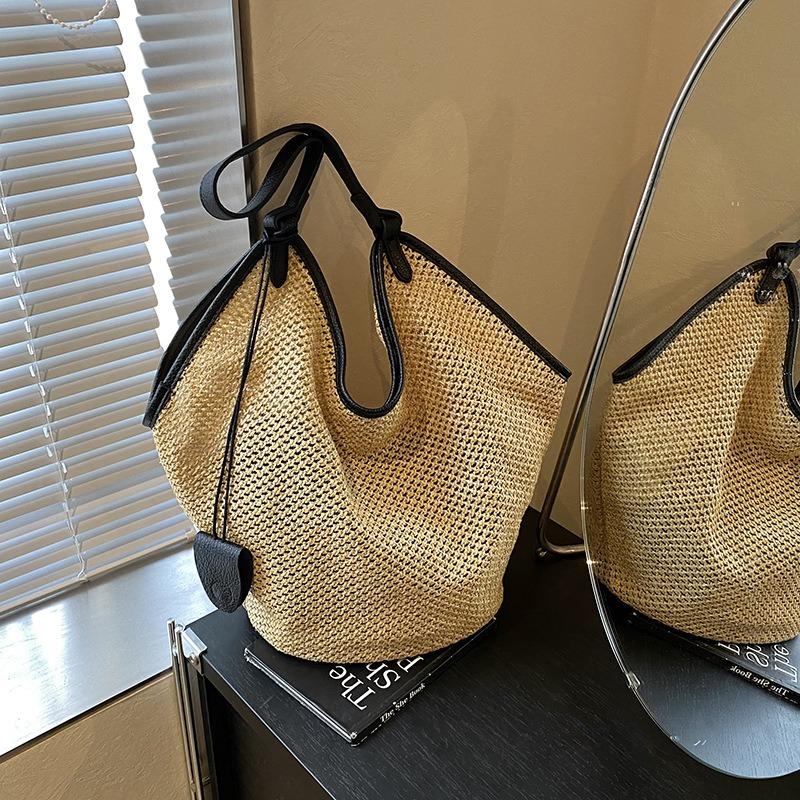 Large Capacity Summer Woven Tote Bag Women's Summer New Niche Fashion Commuter Shoulder Bag