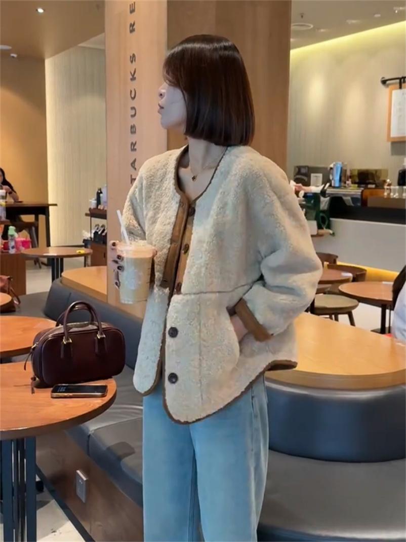 

Короткое пальто из овечьей шерсти для женской коллекции осень-зима 2025, новое модное свободное шерстяное пальто с меховой отделкой M хаки