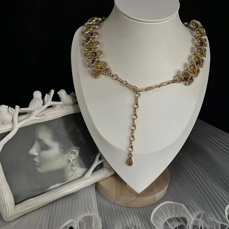 Original Design Yellow Diamond Inlaid Earrings and Necklace Set – Personalized and Versatile High-End Feel