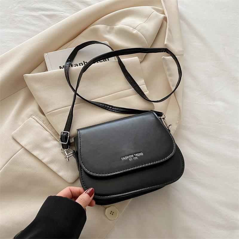 Stylish and simple shoulder bag women's summer new simple small square bag girls practical senior shoulder bag