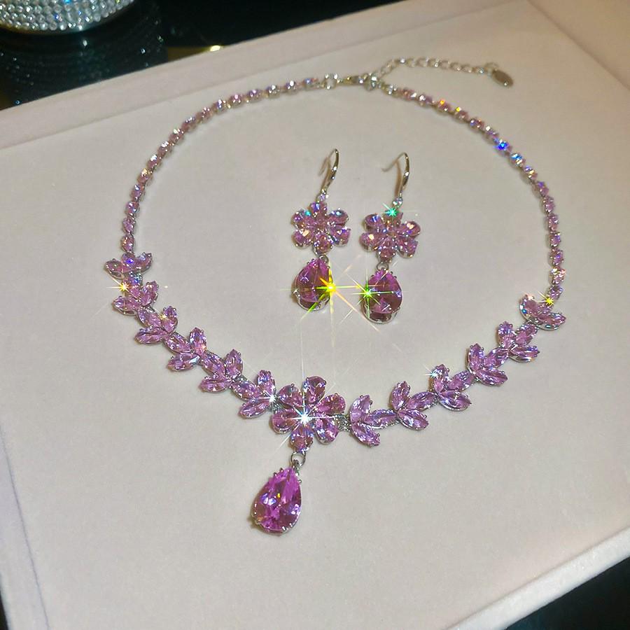 Sada čtvercových náušnic s kamínky a náhrdelníku: Elegantní, Luxusní a Všestranný Choker Šperk