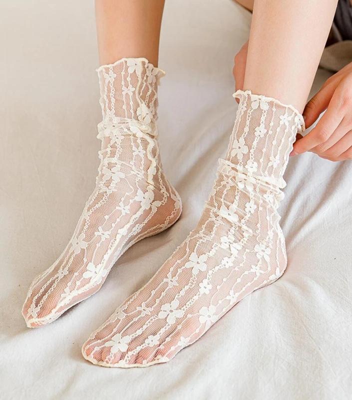 Women Cute Lace Flower Hollow Mesh Crew Socks Breathable Ultra Thin Japanese Harajuku Retro Long Socks Summer Daily Wear Socks One Size бежевый