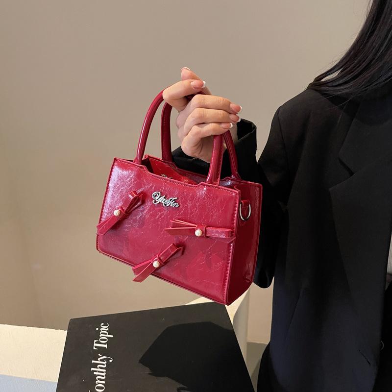 

Сумка жіноча 2024 нова сумка-месенджер літня універсальна на плече портативна маленька квадратна сумка бант робота маленька сумка бордовий