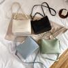French textured bag women's 2025 new trendy autumn and winter small fresh and versatile ins messenger bag bucket