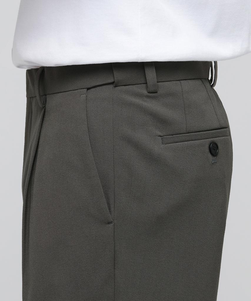 Musinsa Standard Lightweight Hidden Banding Half Slacks [Light Khaki]