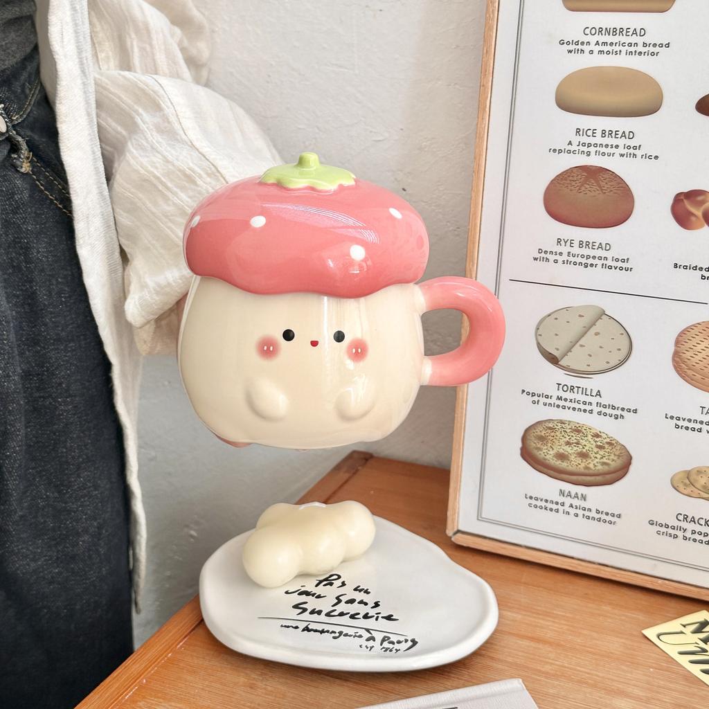 Creative Strawberry Mug Cartoon Cute Ceramic Cup High Value Ceramic Water Cup With Lid With Hand Gift