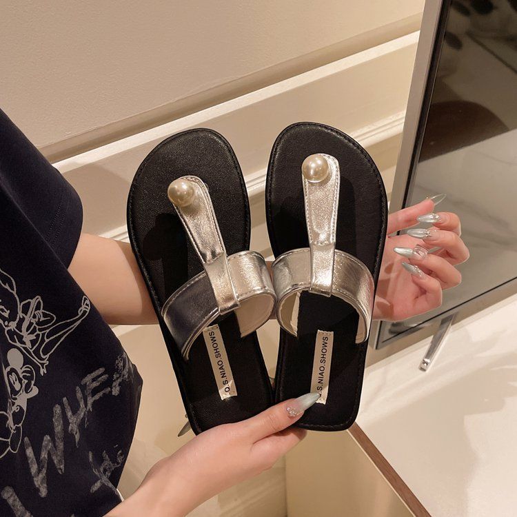 French vacation cool slippers women's summer wear 2025 new fairy style with skirt flat bottom toe beach shoes