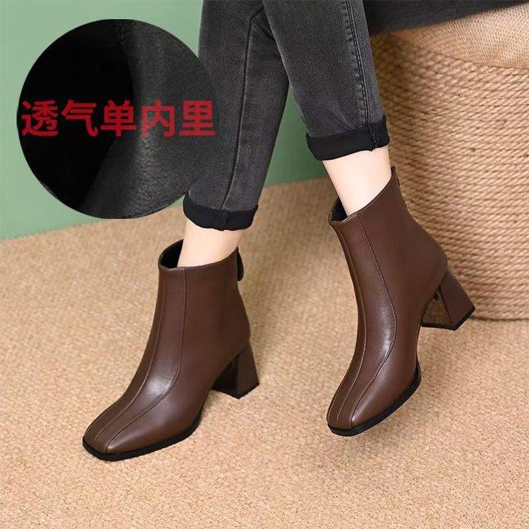 Soft leather thick heel short boots women's 2025 autumn and winter new velvet square head, medium heel soft sole retro temperament short leather bo