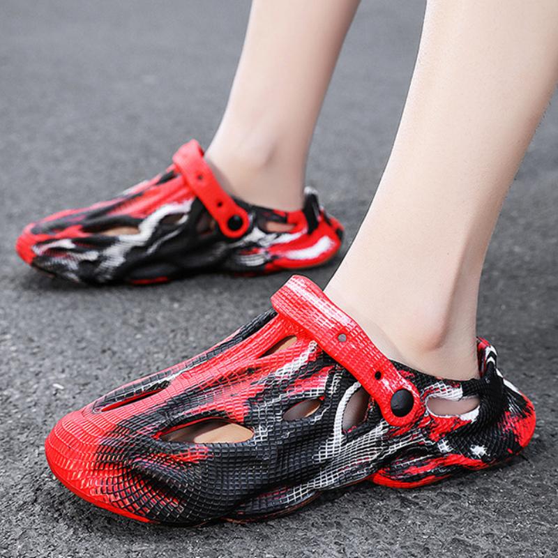 Fashion Men's Sandals Soft EVA Slippers Summer Clogs Shoes Outdoor Women Beach Sandals Indoor Home Couple Slippers Designer Hollow Shoes