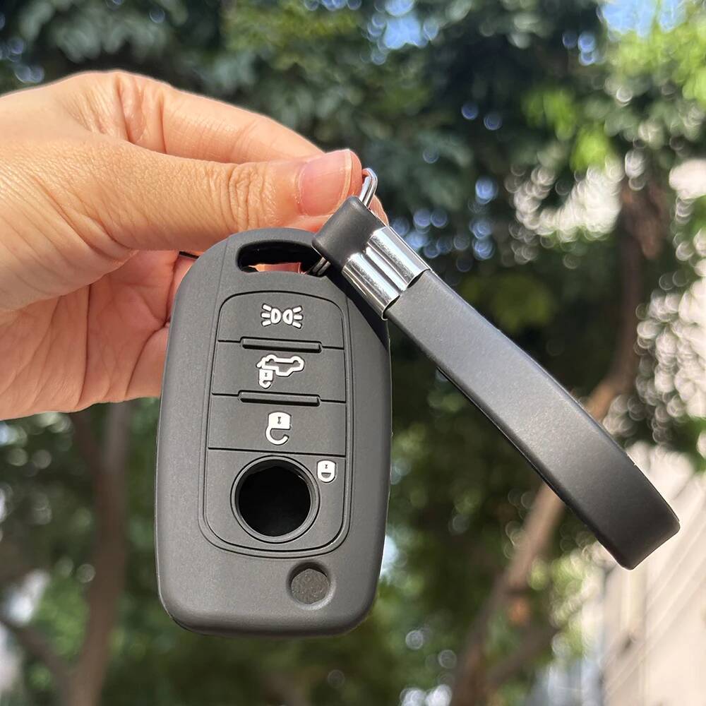 A Set Keychain Case For Fiat Argo Cronos Toro Pulse Tipo Freedom 500X Remote Protection Keyless Accessories Silicone